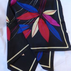 Made in Italy VTG Black Floral Pattern Neck Scarf 26" x 26"